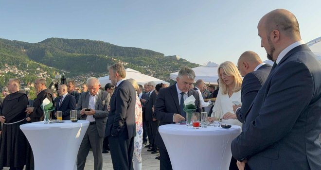 Kakvo društvo u Rijasetu na bajramskom prijemu: Cvijanović, Izetbegović, Komšić...