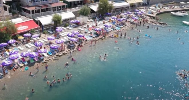 Snimak iz zraka najjeftinijeg mjesta na Jadranu sve govori: Apartmani za 10-ak eura, doručak 5 eura...