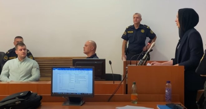 Drama na ročištu: Sestra ubijenog Armina Kahvića govorila kroz suze, supruga optuženog dobacivala, pa izbačena iz sudnice