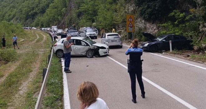 Krš i lom na magistralnom putu M-16: Teška saobraćajna nesreća između Banjaluke i Jajca