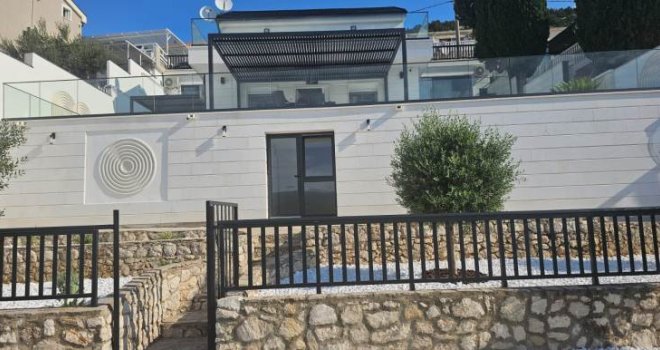 Znate li čija je ovo vila u Neumu? Poznata Bosanka uživa u raskošnim apartmanima: 'Sve je ovo moje djelo'  