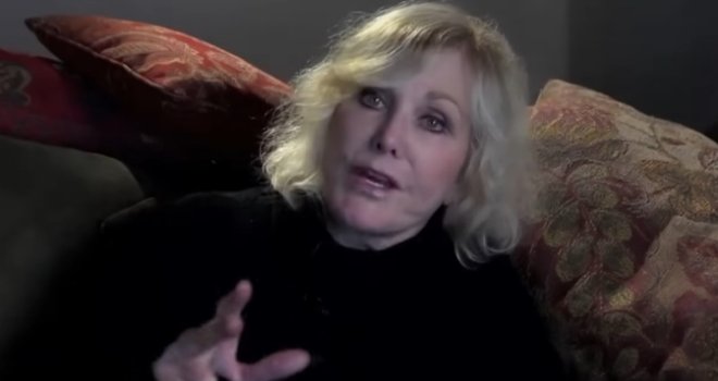 Ispraćena ovacijama: Legendarna holivudska glumica Kim Novak dobila Zlatnog lava za životno djelo 