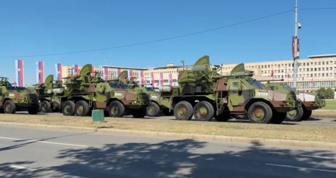 Dogodilo se ono što Vučić nikako nije želio: Trenutak sa vojne parade u Beogradu o kojem svi pričaju